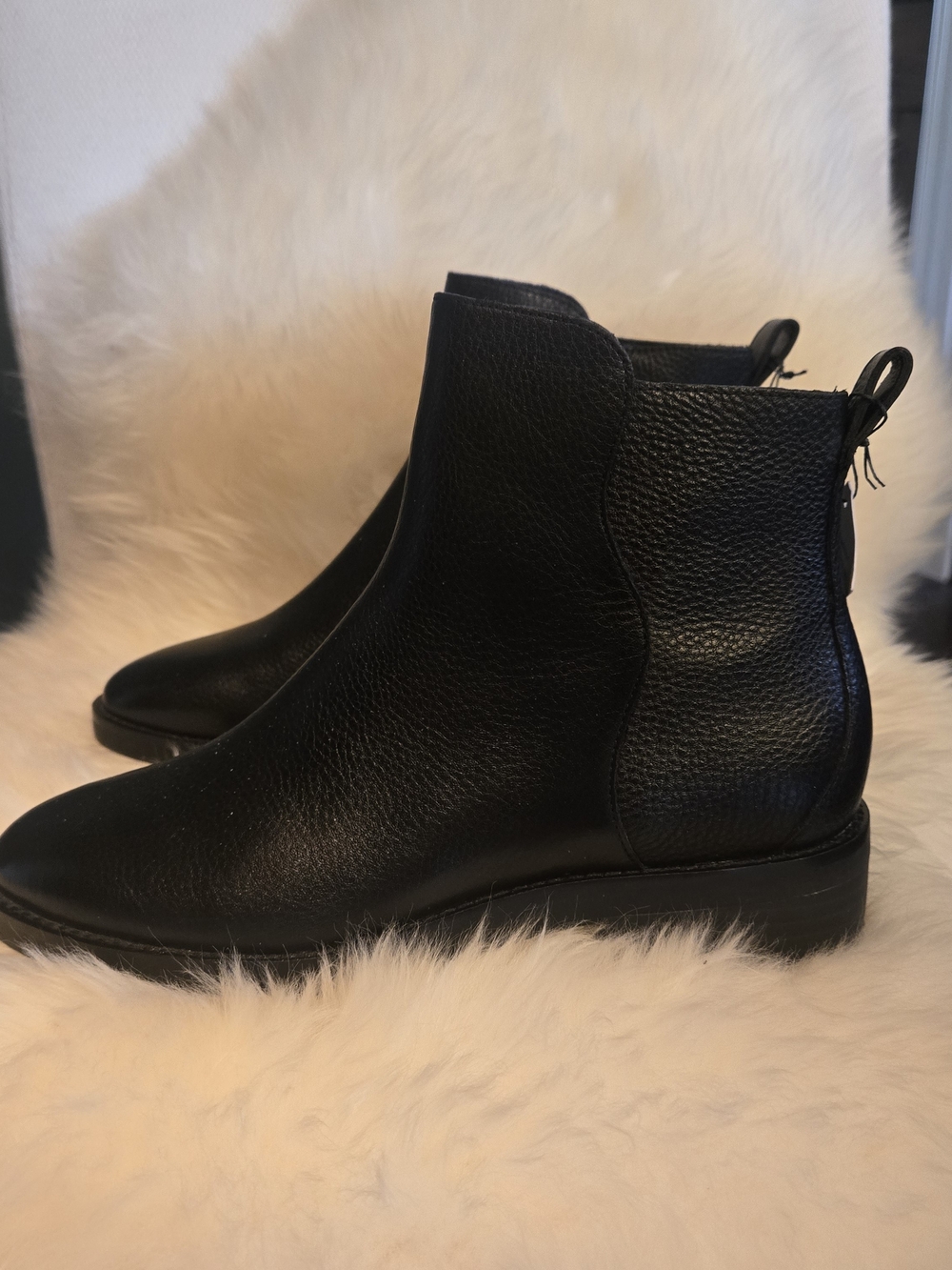 NWT Cole Haan Women's Black Leather Ankle Booties with Back Zip